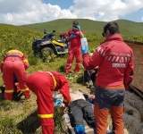 Un cioban a fost salvat de la moarte de salvamontiștii prahoveni și echipajul elicopterului SMURD
