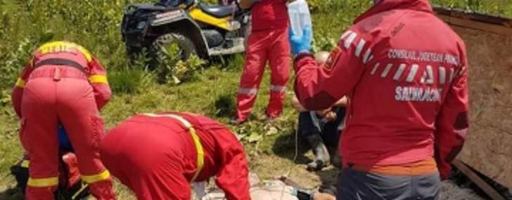 Un cioban a fost salvat de la moarte de salvamontiștii prahoveni și echipajul elicopterului SMURD