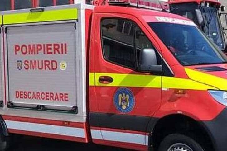 Un prahovean a scăpat cu viață după ce peste el a căzut o autoutilitară de 3,5 tone