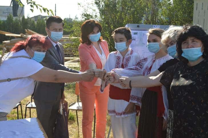 Învățământul stă pe butuci, iar ministrului Educației, Monica Anisie, îi arde de campanie electorală. Astăzi, la Gorgota - Prahova