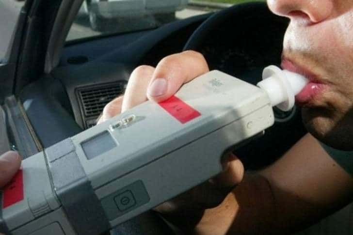 Prahovean băut bine și fără permis, prins conducând o mașină, la Apostolache