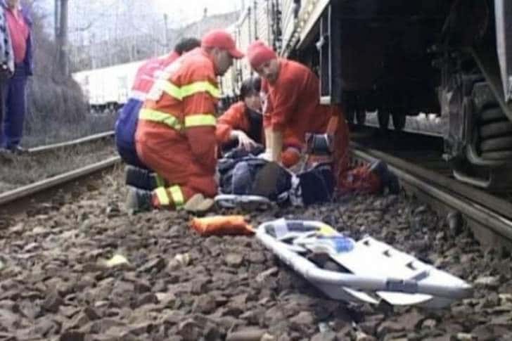 Femeia care a scăpat cu viață din accidentul feroviar intrase în gabaritul căii ferate