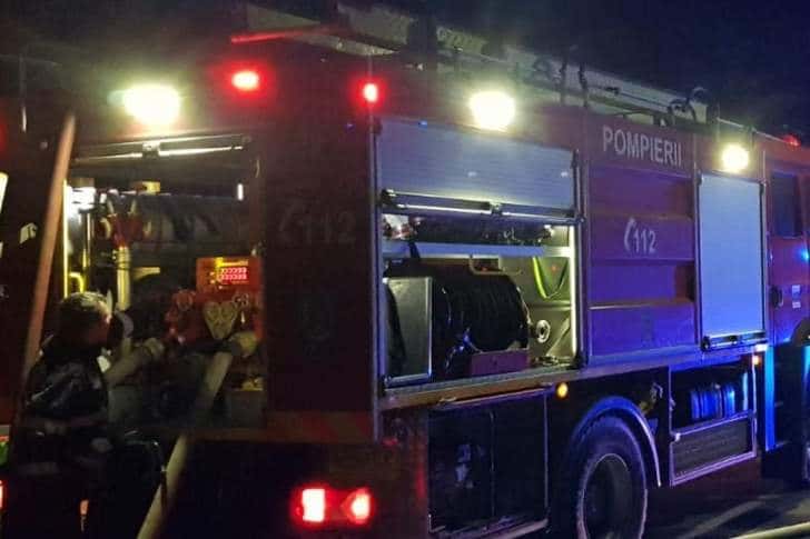 Incendiu în noaptea de luni spre marți, la un supermarket din Ploiești