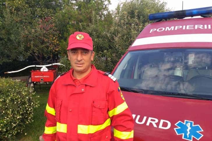 Un pompier prahovean a devenit îngerul păzitor al unui bebeluș, pe care l-a salvat de la moarte!