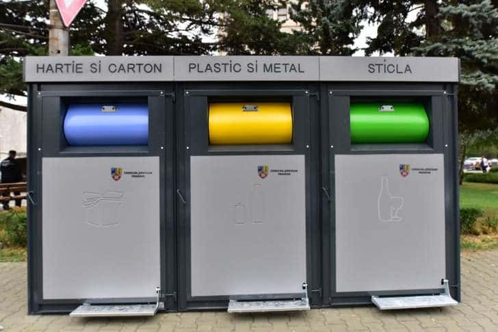 Module pentru colectarea selectivă a deșeurilor, cumpărate de Consiliul Județean pentru municipiul Ploiești