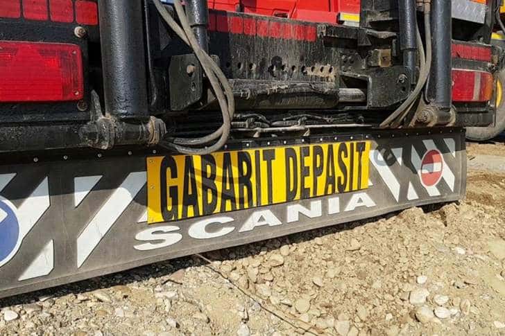 Un camion de 105 tone, agabaritic, va traversa la noapte DN1A și autostrada Ploiești-București