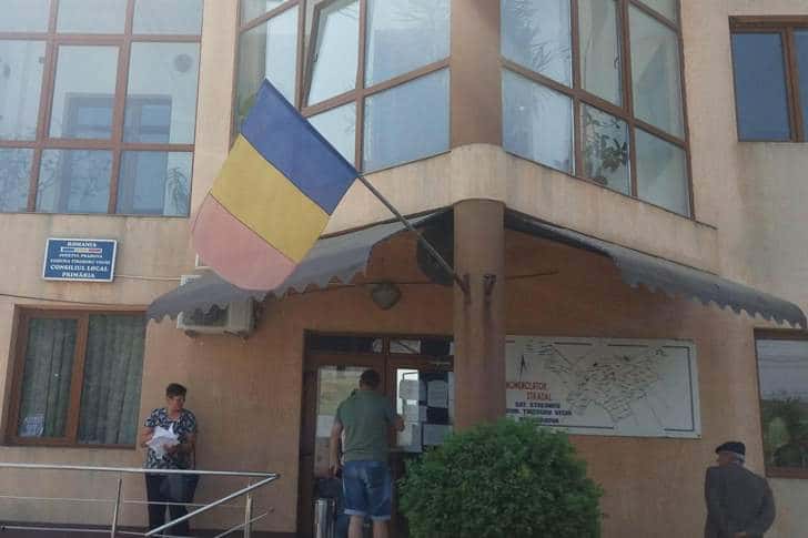 10 angajați ai Primăriei Târgșoru Vechi, depistați cu coronavirus