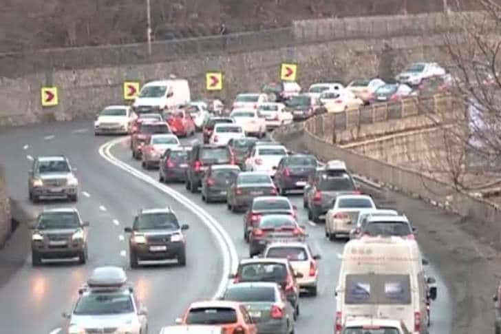 Cacealmaua autostrăzii Comarnic-Brașov continuă. Pe Valea Prahovei, se cheltuie banii pe pasaje rutiere și pietonale!