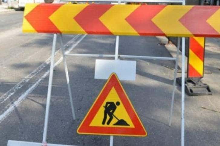 Luni, restricții de circulație, din cauza lucrărilor la giratoriul de la Tătărani 