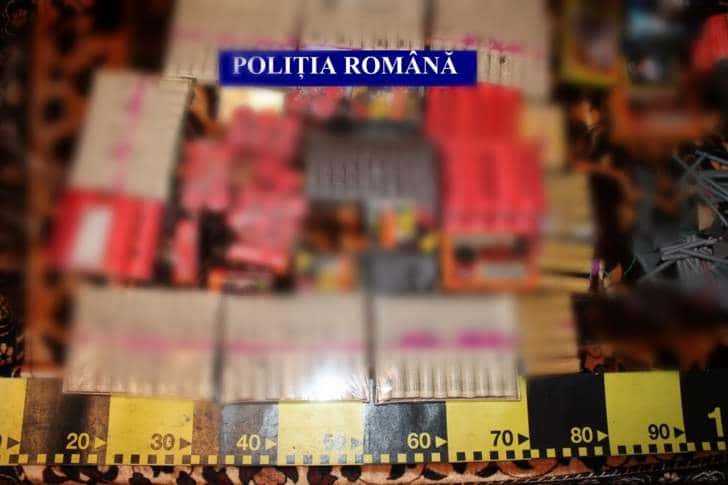 Percheziții în Urlați, la un vânzător de artificii și alte articole pirotehnice