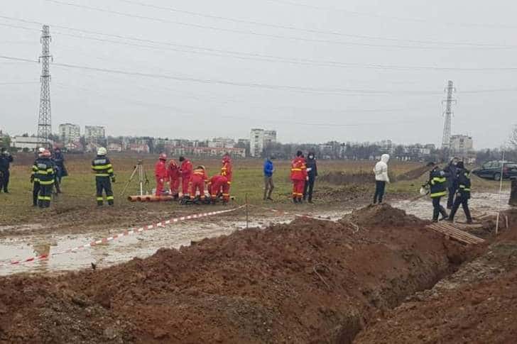 Bărbatul surprins sub un mal de pământ a decedat