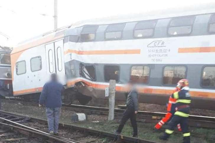 Un lanț de nereguli a provocat ciocnirea frontală a două trenuri, la Ploiești Triaj, în decembrie 2019. Raport oficial