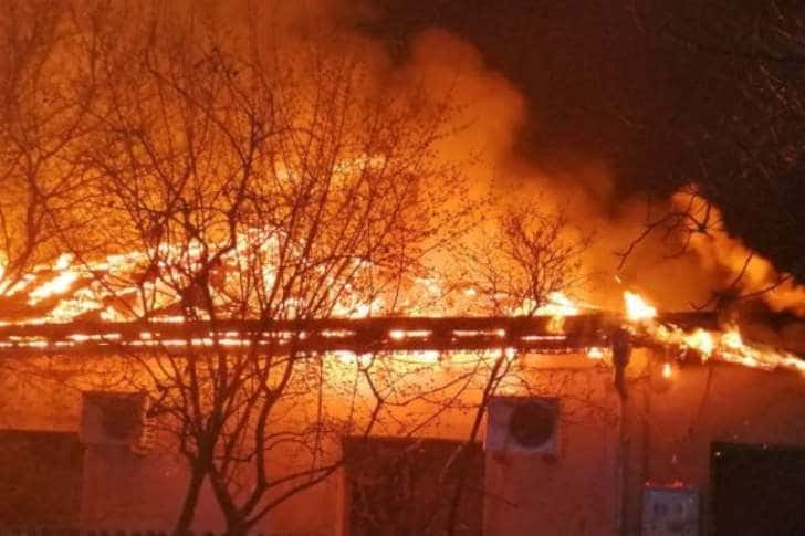 Un bărbat a murit într-un incendiu, în Poiana Vărbilău