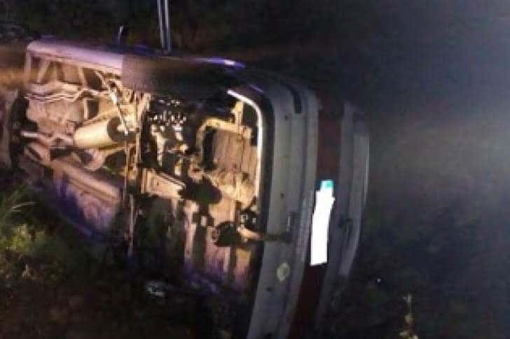 Beat rangă, s-a răsturnat cu mașina pe câmp, între Valea Călugărească și Dumbrava