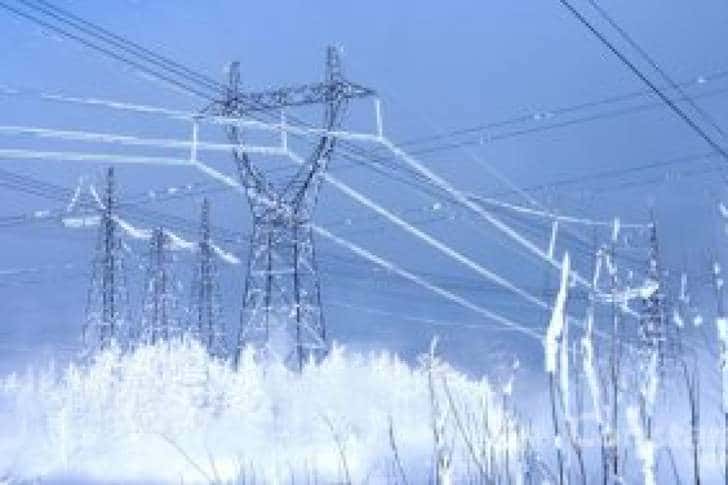 Mii de prahoveni au rămas fără energie electrică, de la prima zăpadă! 