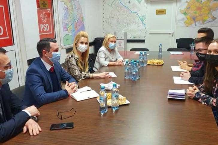Parlamentari social-democrați, la o primă întâlnire cu tinerii din Consiliul Județean al Elevilor Prahova