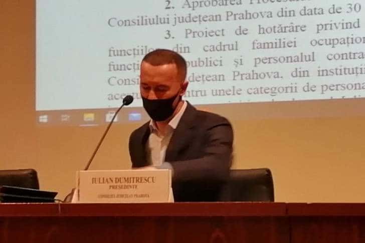 În timp ce angajații sunt dați afară, Consiliul Județean Prahova cheltuie bani frumoși pentru... scrierea proiectelor cu finanțare externă!