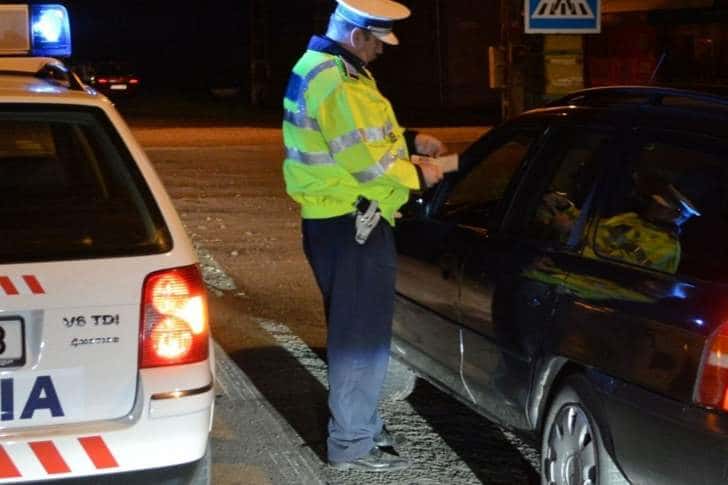 Sute de polițiști fac razii în Ploieşti și în comunele limitrofe, sâmbătă seara