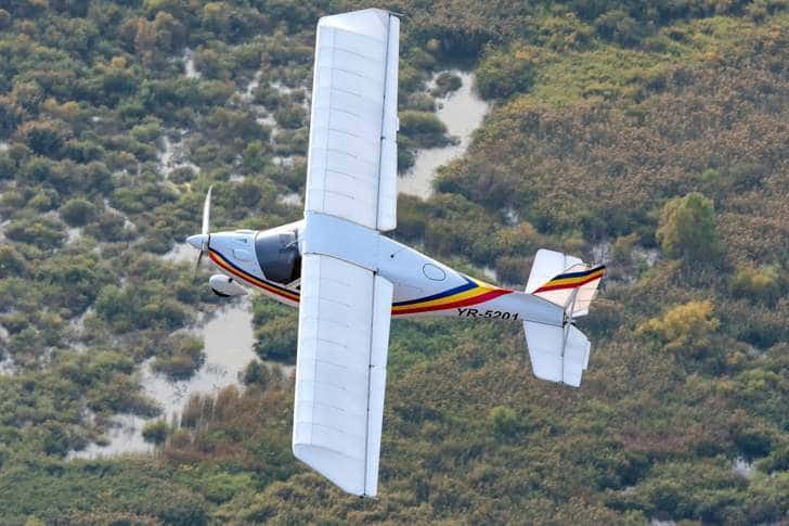 Ai până în 23 de ani? Poți deveni, GRATUIT, pilot de avion ultraușor, la Aeroclubul Teritorial Ploiești