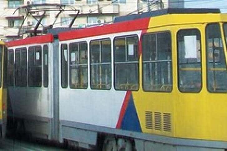 Călători evacuați din tramvai, la Ploiești, din cauza fumului produs de o defecțiune