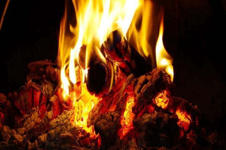 Doi tineri din Ploiești au fost resuscitați, după ce s-au intoxicat cu monoxid de carbon