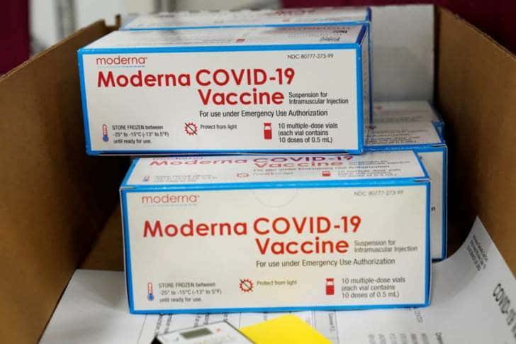 Începe distribuirea primelor doze de vaccin Moderna în centrele din țară
