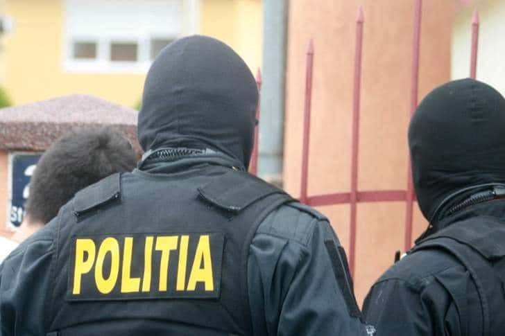 Percheziții în Ploiești și Blejoi, la hoți din autoturisme