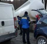 Hoți de motorină, prinși în flagrant de jandarmi, lângă barajul Măneciu