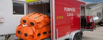 Un laborator mobil a fost solicitat pentru identificarea sursei mirosului de gaze din blocul de pe strada Timotei Cipariu