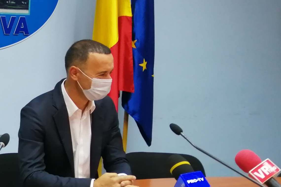 Domnule Iulian Dumitrescu, vă implorăm, citiți proiectele pe care le “inițiați”!