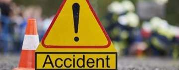 Un autobuz și un autoturism, implicate într-un accident, la Ariceștii Rahtivani. Un bebeluș și mama lui, evaluați medical