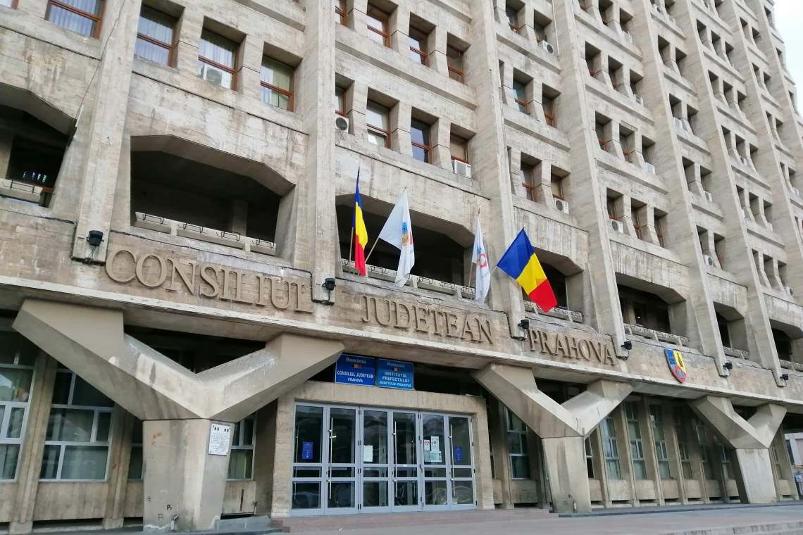 Încă o lovitură pentru conducerea Consiliului Județean! Și hotărârea de desființare a Direcției de Întreținere a Drumurilor Județene a fost suspendată!