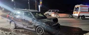 Două tinere au fost rănite într-un accident petrecut pe DN1, la intersecţia spre Păuleşti