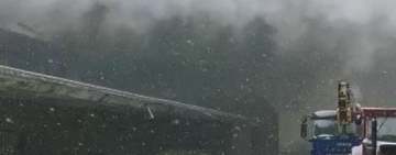 Incendiu la un depozit de materiale inflamabile din Florești - video