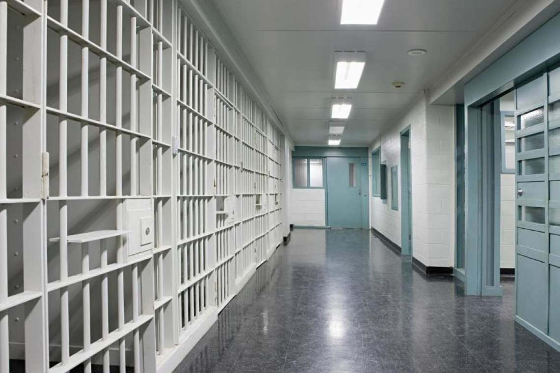 182 de „viețași” își execută pedepsele în închisorile din România. Zeci de minori - condamnați pentru omor