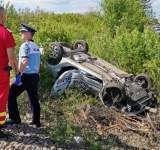 Atenție! Defecțiune la semnalizarea unei treceri la nivel cu calea ferată Ploiești-Urziceni, unde o mașină de poliție a fost lovită în plin, anul trecut!