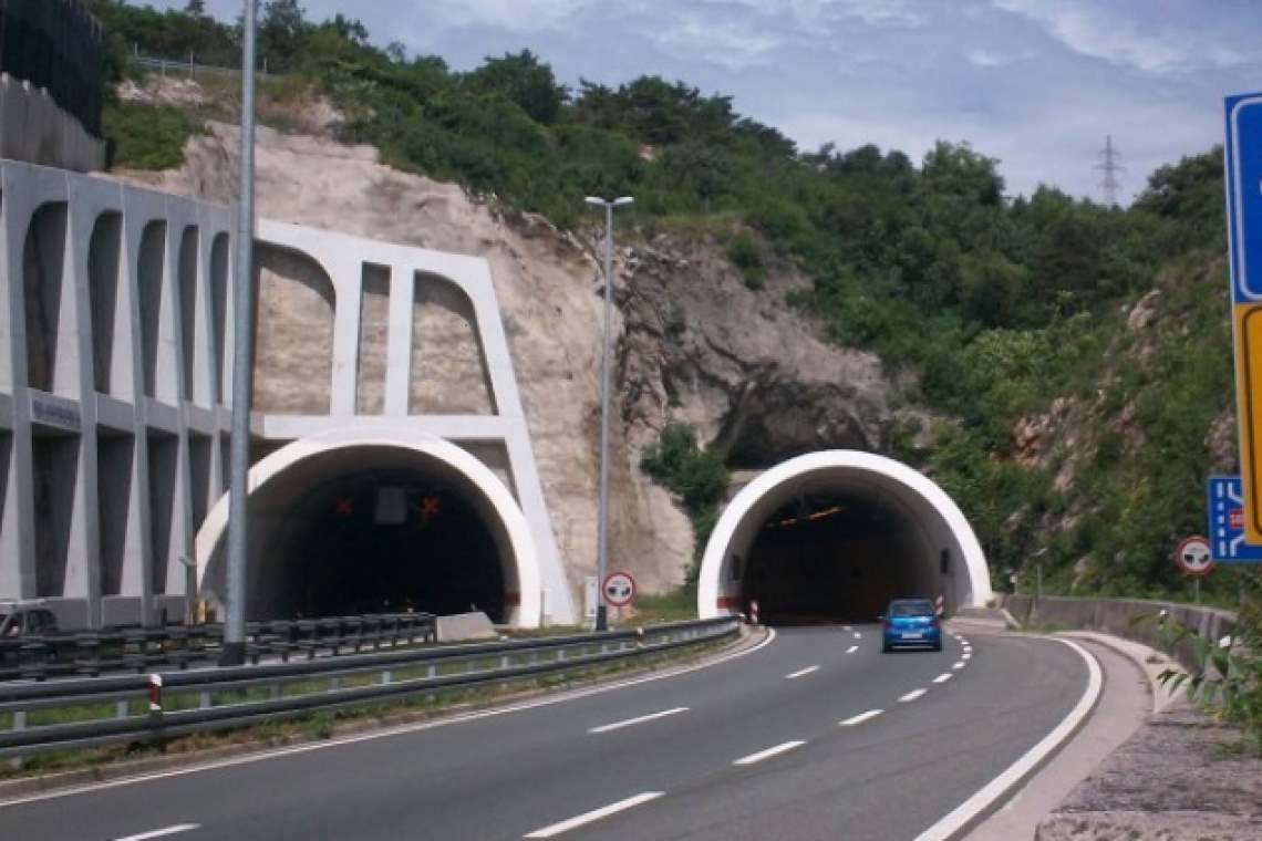 Tuneluri la Bușteni și Sinaia, dorința ministrului Drulă pentru autostrada Ploiești-Brașov