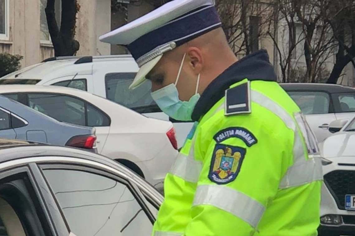 Măști de protecție și dezinfectanți de peste 100.000 de euro, pentru polițiștii din Prahova