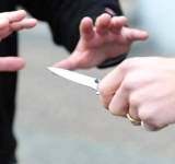 Bărbat rănit cu un cuțit, într-un magazin din centrul Ploieștiului. Ambele persoane implicate în altercație au fost amendate de polițiști!