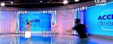 Video - Mirela Vaida, de la Antena 1, a fost atacată în direct cu o cărămidă, de o femeie dezbrăcată