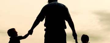 Zeci de bărbați din Prahova sunt asistenți maternali profesioniști!