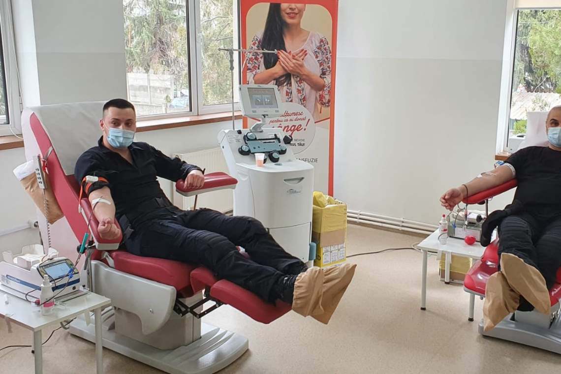 “Mascații” prahoveni “au luat cu asalt” Centrul de Transfuzie Sanguină, chiar de Ziua Poliției Române - video