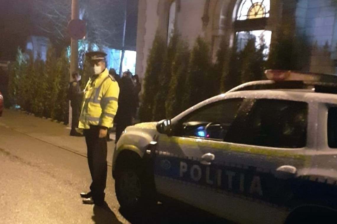 Sute de controale ale polițiștilor s-au lăsat cu amenzi pentru nerespectarea măsurilor de protecție individuală