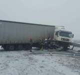 Un TIR derapat și un altul rămas în pană au blocat parțial DN1, la Posada și Sinaia - UPDATE