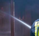 Incendiu la parterul unui bloc din Ploiești, din cauza unei cratițe uitate pe foc