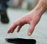 Lecție de corectitudine: un ploieștean a predat polițiștilor un portofel cu bani găsit în centrul orașului