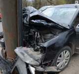 O mașină a intrat într-un stâlp, pe DN1, în zona Breaza