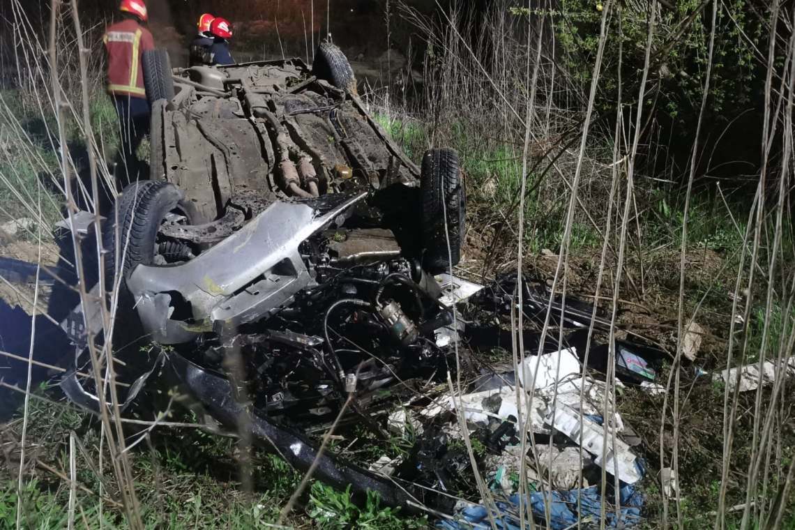 Conductă de gaze avariată, la Băltița, în urma unui accident rutier