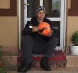 Un adolescent cu “picior de elefant”, din comuna Bălțești, are nevoie de ajutorul nostru!