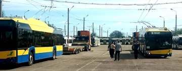 Troleele noi vin la Ploiești cu țârâita, dar e bine că vin...